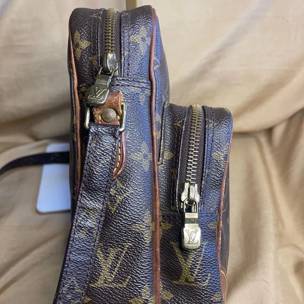 Louis Vuitton Amazone Monogram Brown Unisex Bag - Picture 2 of 10